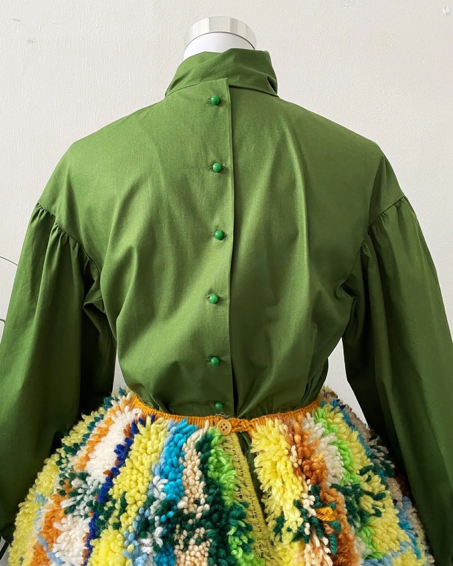 61-1 FLAIR Blouse with bow tie and back buttons