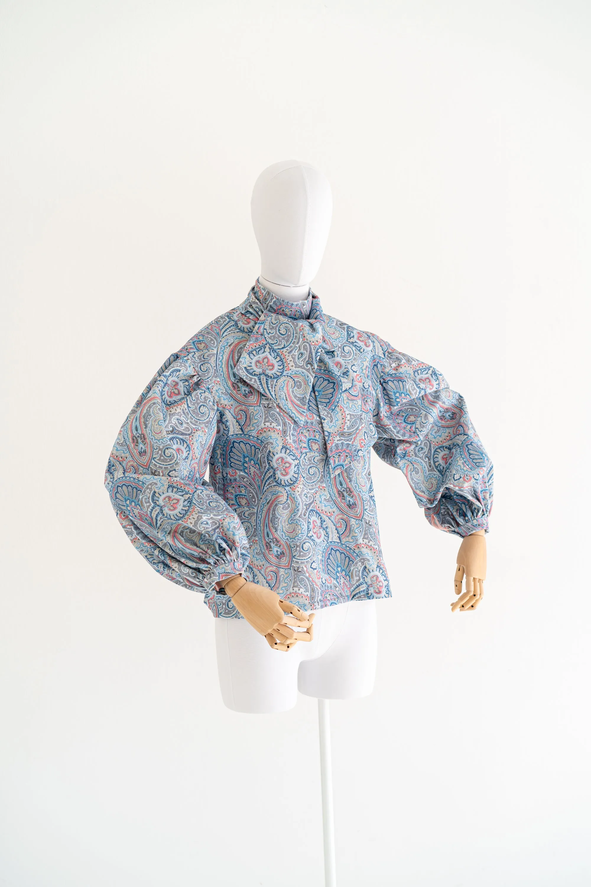 61-1 FLAIR Blouse with bow tie and back buttons