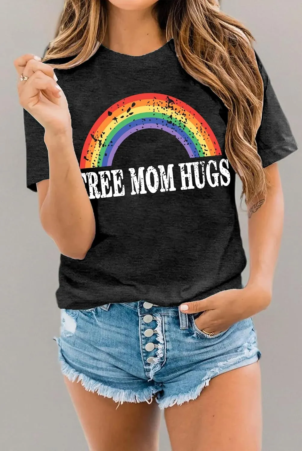 hohololo Pride Shirts Women Rainbows Graphic Tees Shirts Free Mom Hugs T-Shirt LGBTQ Short Sleeve Tops